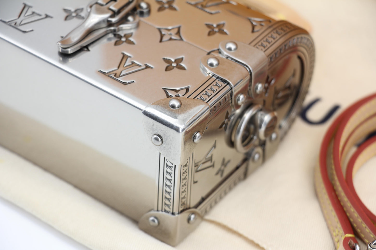 Louis Vuitton 2022 Metal Silver Monogram Mini Treasure Trunk