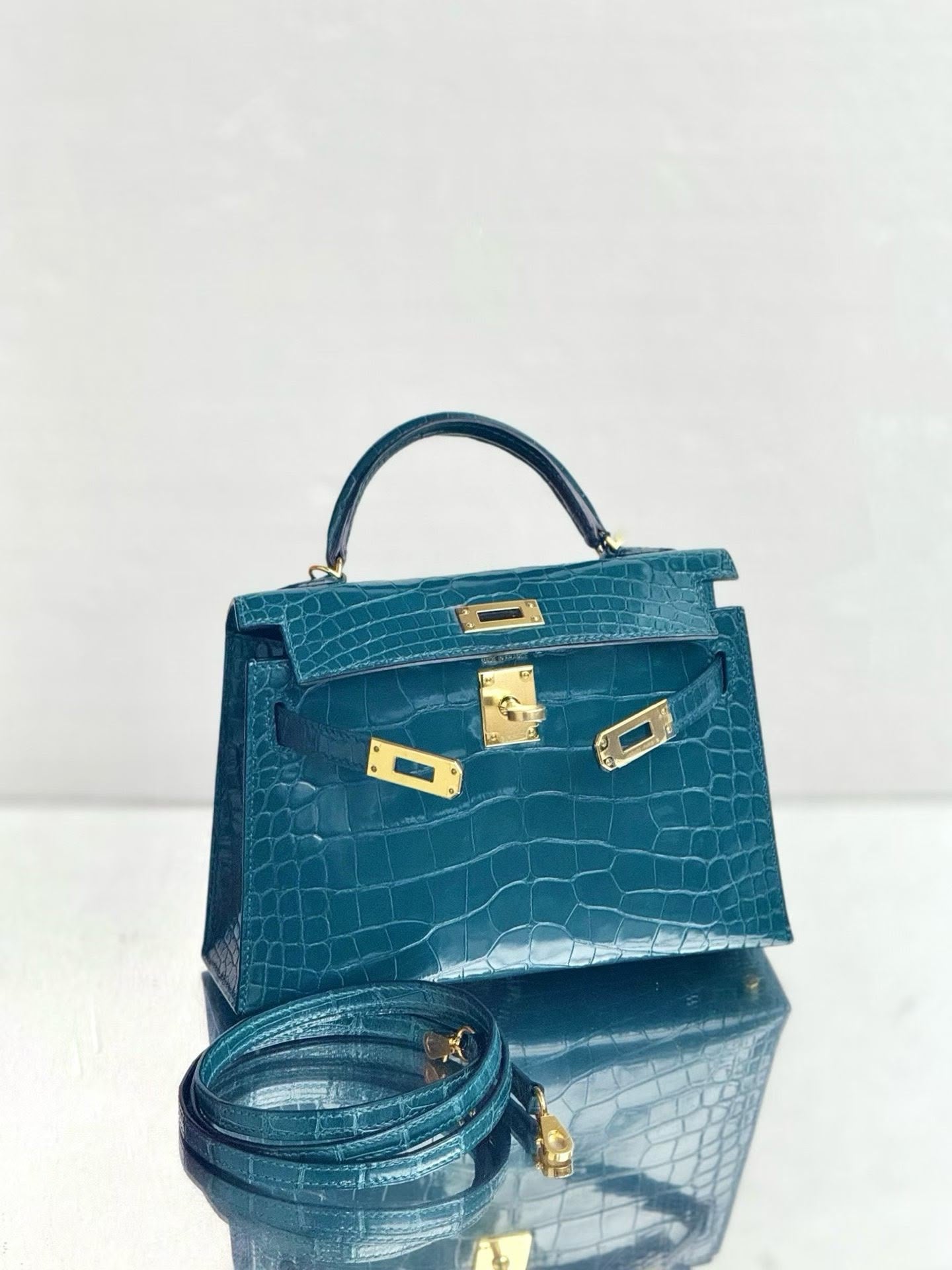Hermes mini Kelly 20 Blue Paon Shiny Alligator Leather Gold hardware