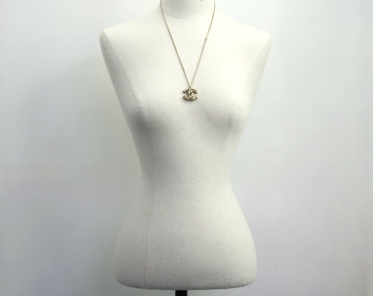 Chanel Vintage A11 Metal Enamel Yellow Glitter Leaf Motif Adjustable Necklace