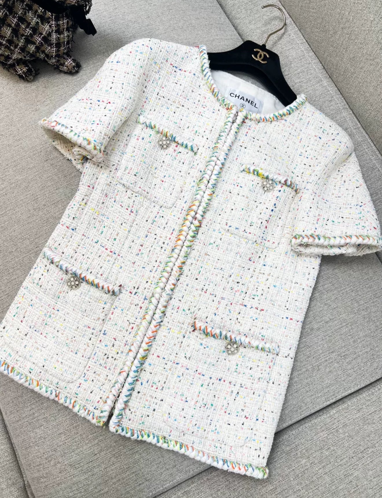 Chanel 19 ecru tweed jacket
