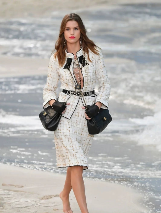 Chanel 19C white and gold tweed