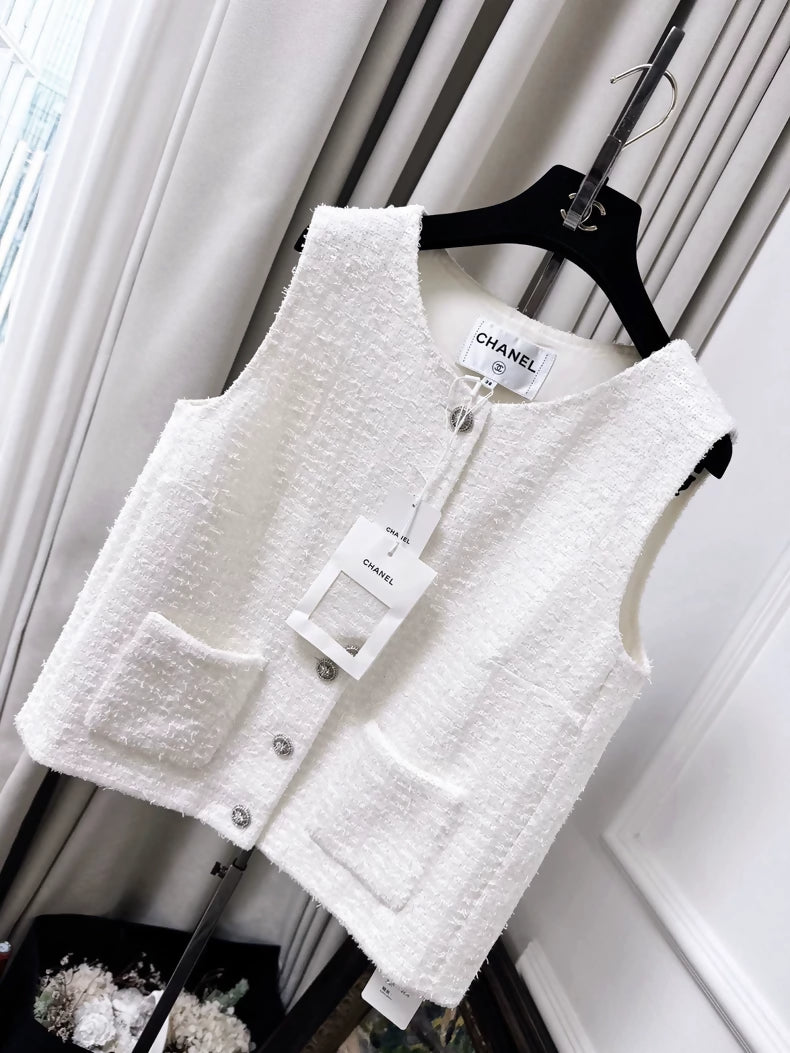Chanel 25S white sequined moonlight silver-buttoned vest jacket