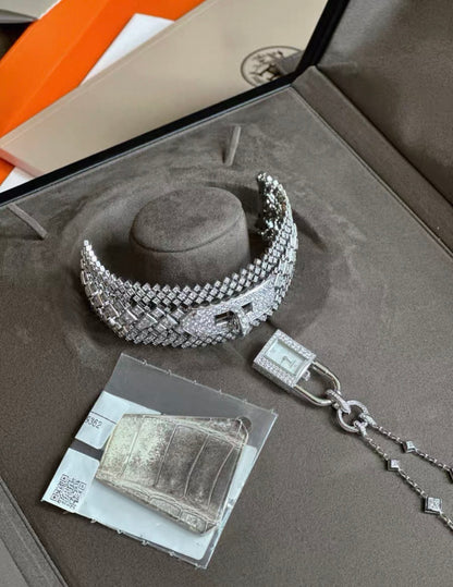 Hermès High Jewellery Kelly Joaillidre 
Bracelet/Watch/Necklace White gold Full Diamonds Himalaya Necklace