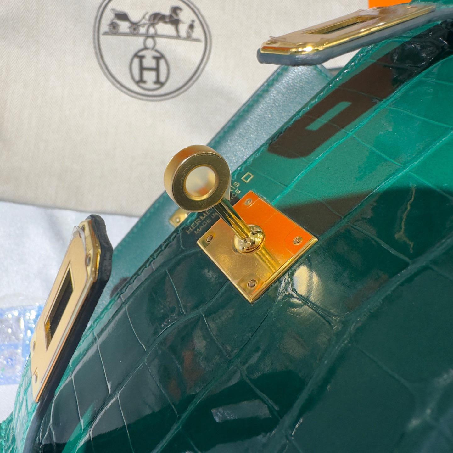 Hermes Mini kelly Green Emerald 6Q alligator leather gold hardware