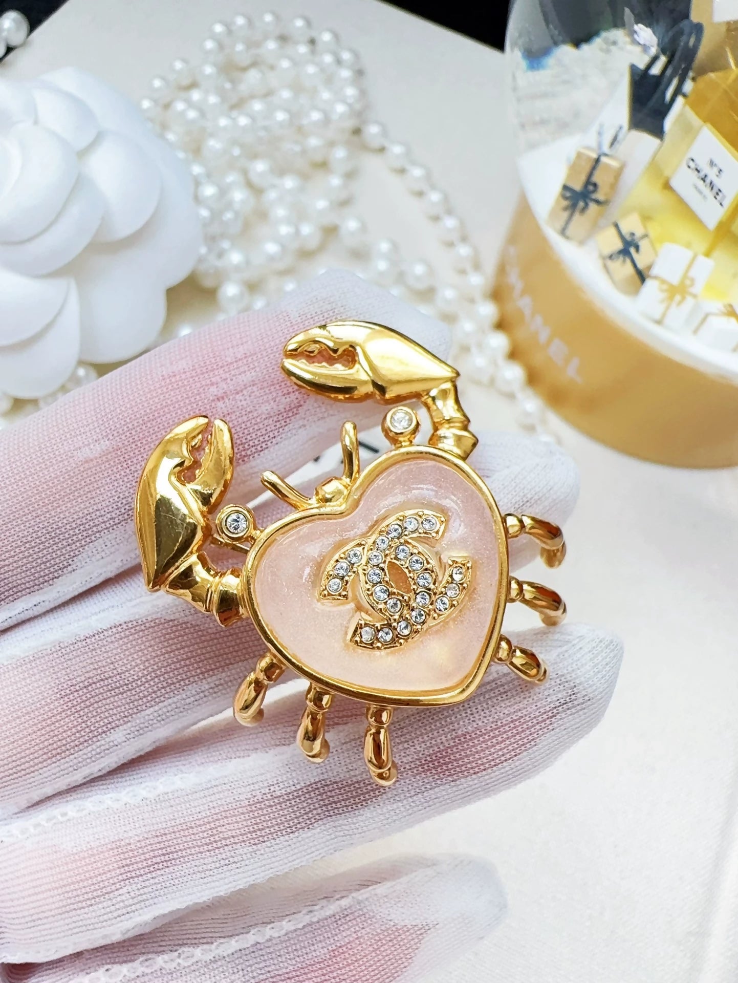 Chanel 25c pink crystal crab double C brooch