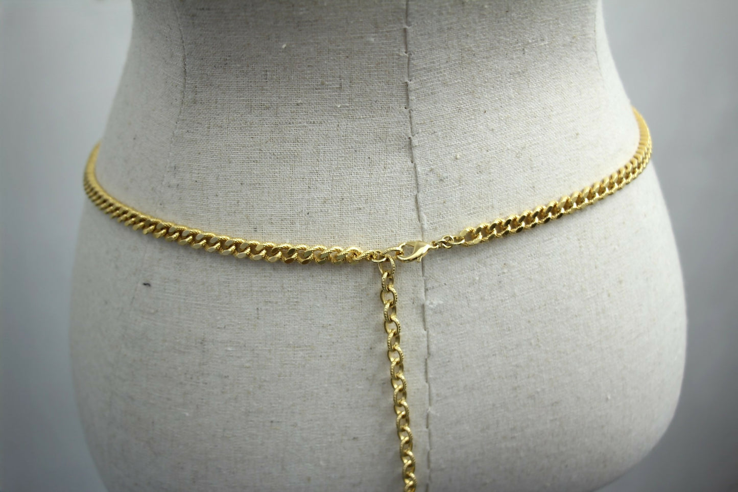 Chanel F22A Metal Rhinestones Two CC Gold-tone Chunky Waist Chain Belt L85