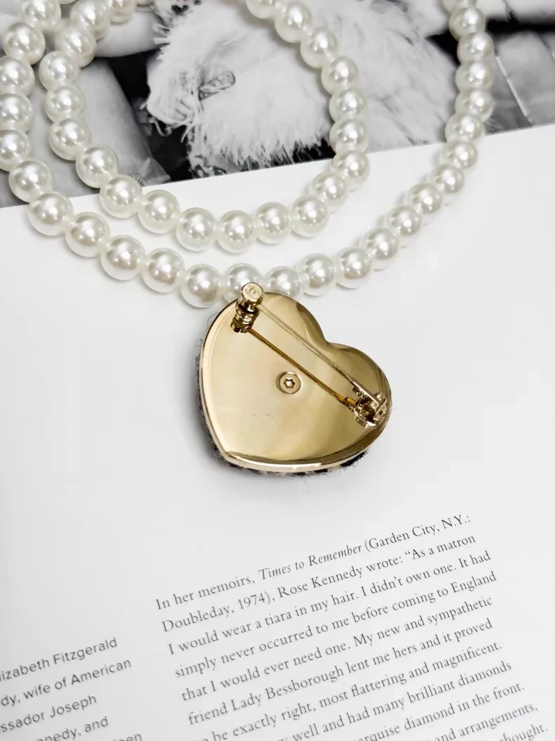 Chanel 20K black and brown heart brooch with gold cc logo