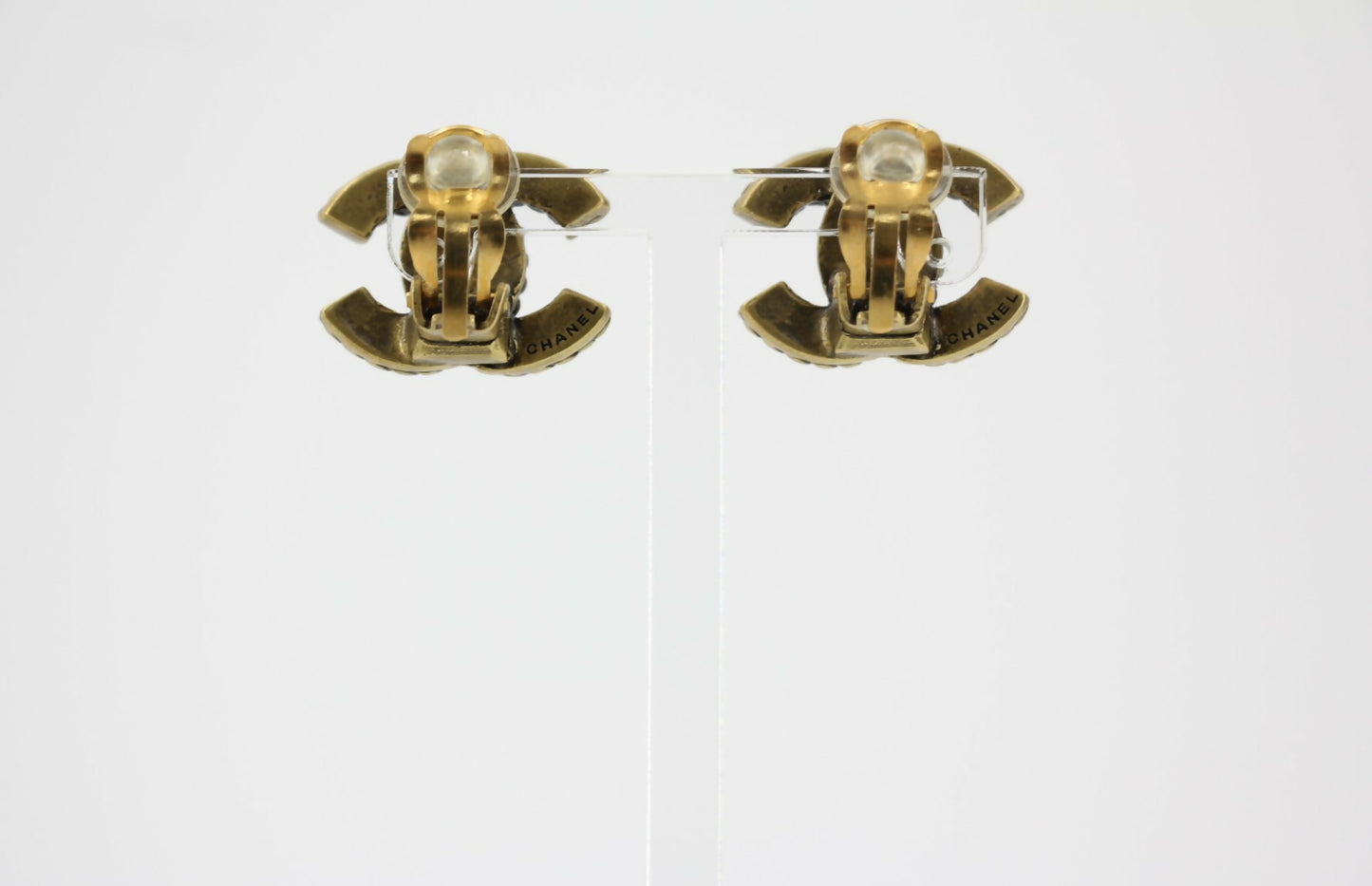Chanel Vintage 00A Gripoix Resin Maroon Metal CC Earrings