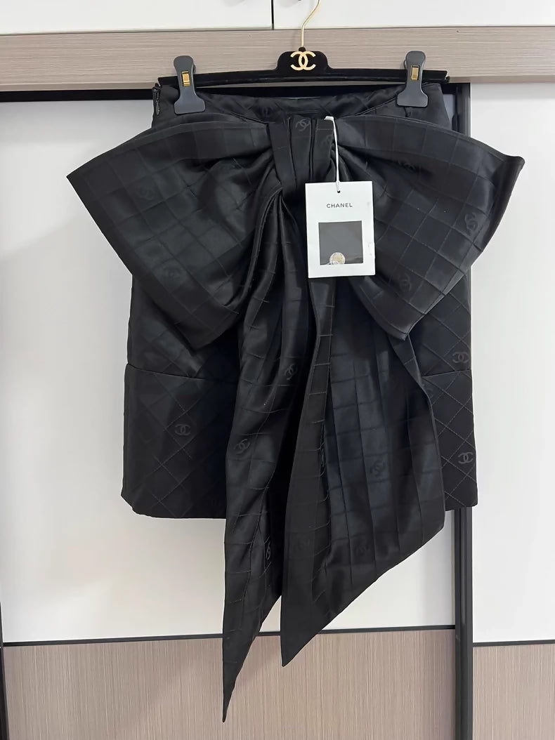 This Chanel silk skirt