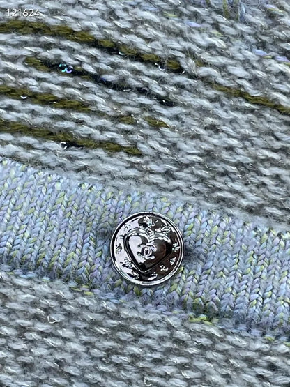 Chanel 25B shimmering knit cardigan
