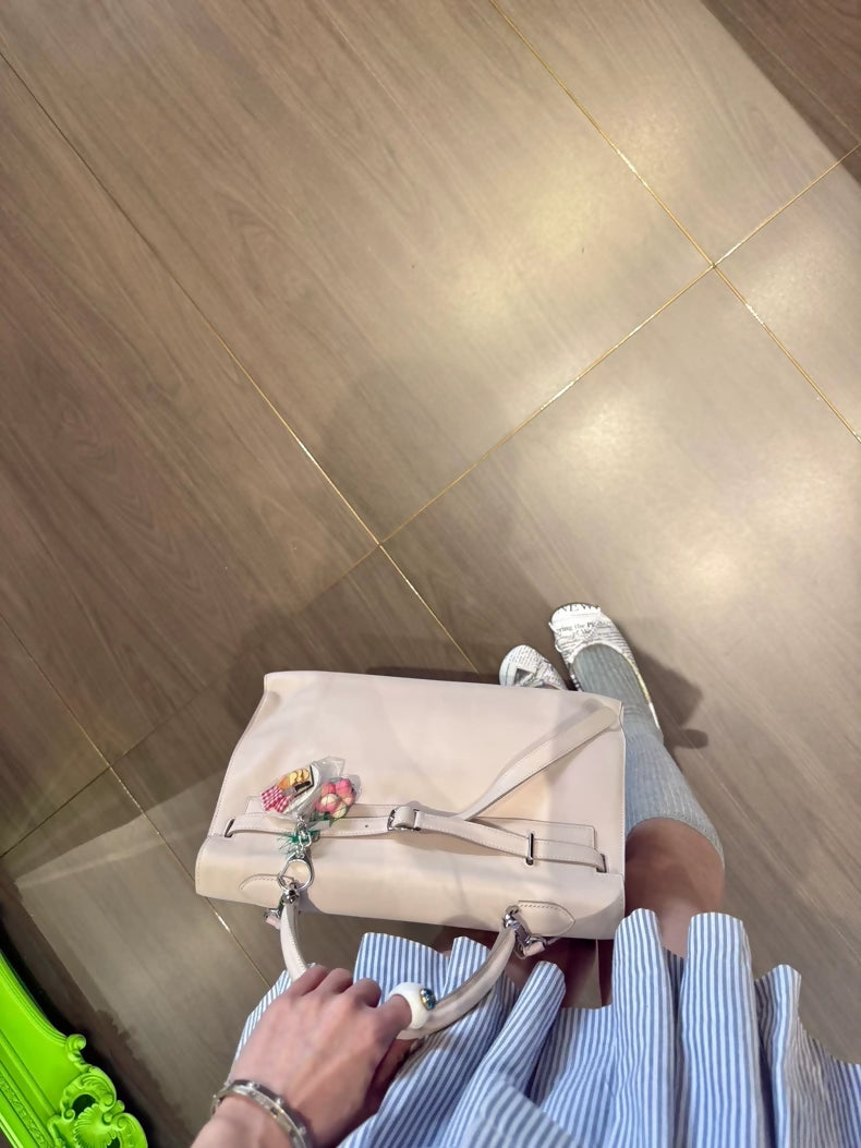 Hermes Flat Kelly 35 in rare pale pink