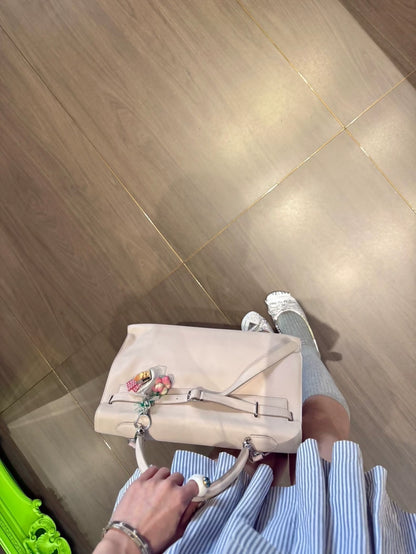 Hermes Flat Kelly 35 in rare pale pink
