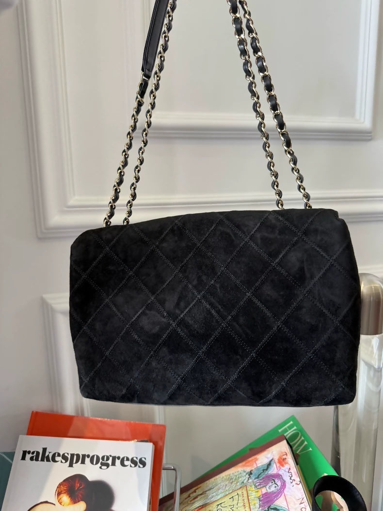 Chanel Black and gold leather chain with suede trim