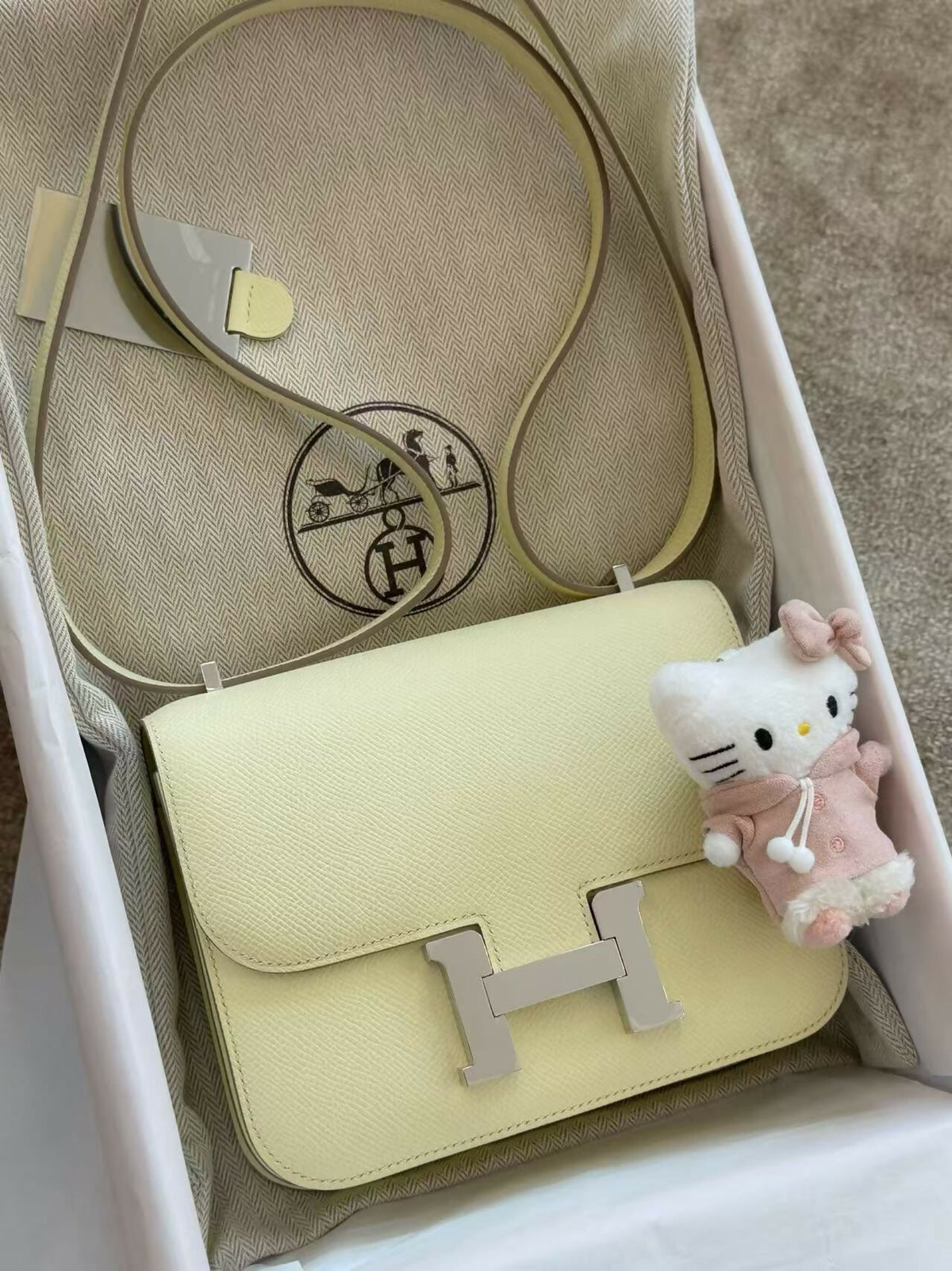 Hermès Constance 19 Jaune Milton Leather with Hardware