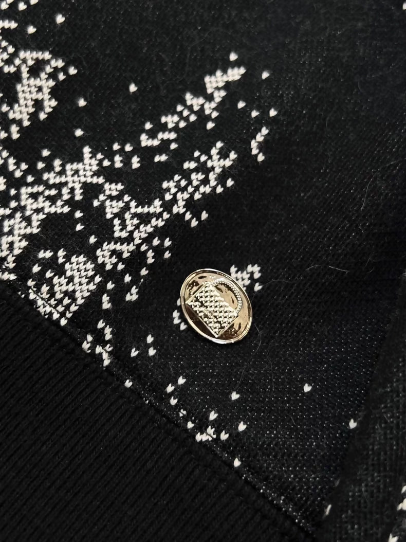 Chanel 25b black top