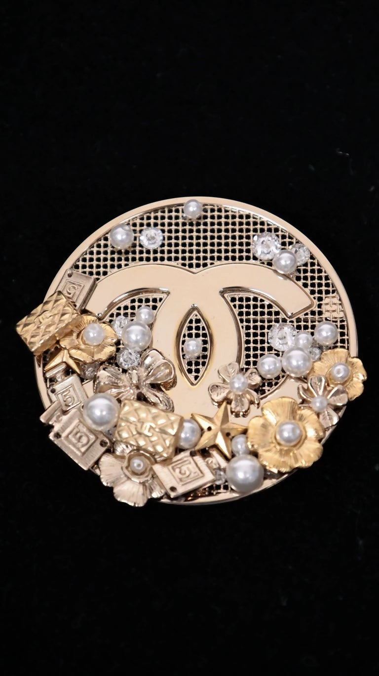 Chanel 20A Métiers d'Art Collection Mesh 3D Pattern Brooch
