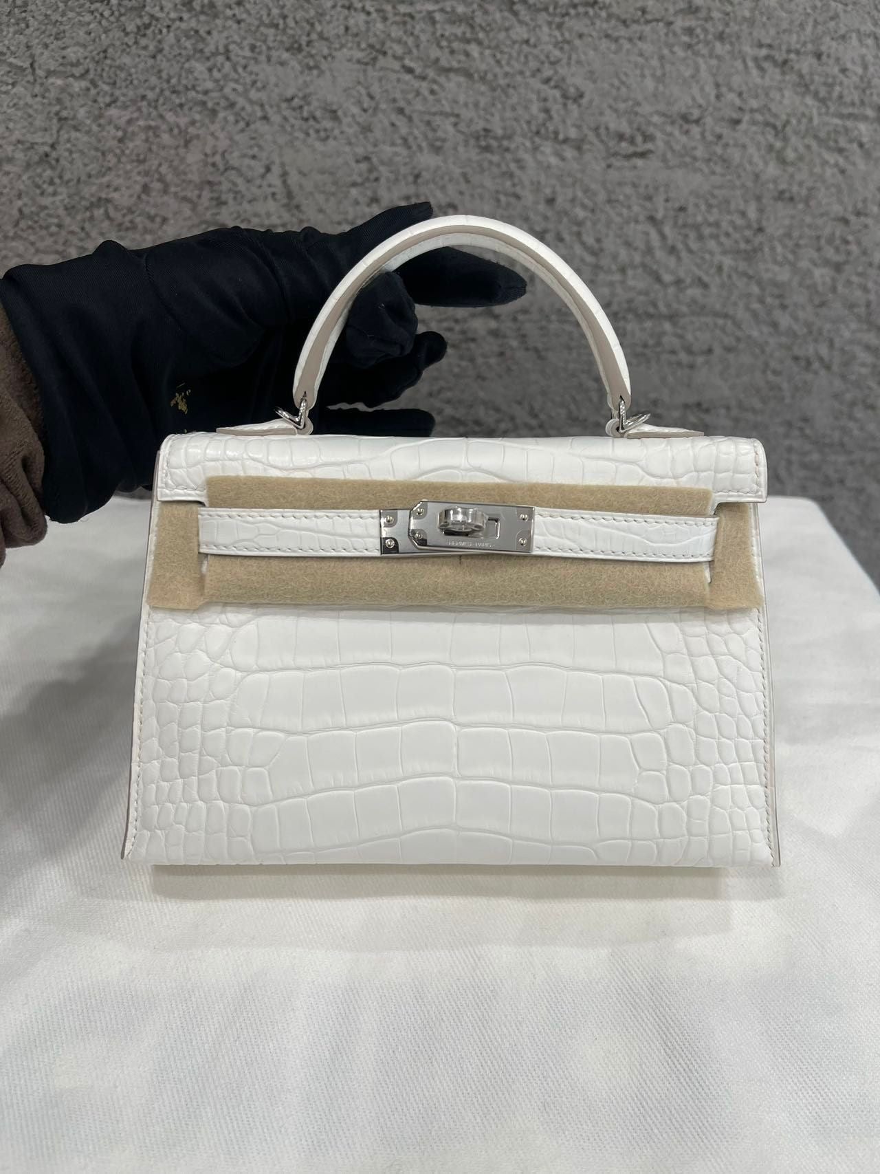 Hermès Kelly Sellier 20 Creme Chantilly Matte Alligator Palladium Hardware