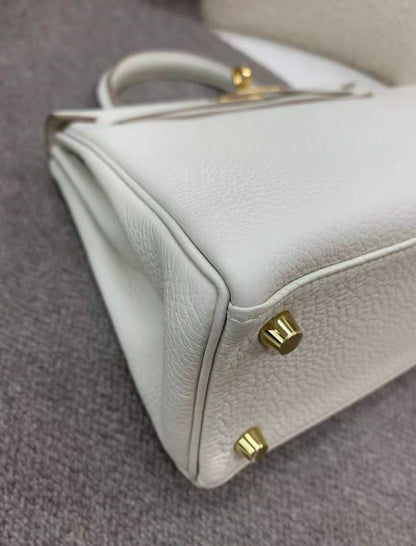 HERMÈS Kelly 25 in Craie Togo leather with Gold hardware