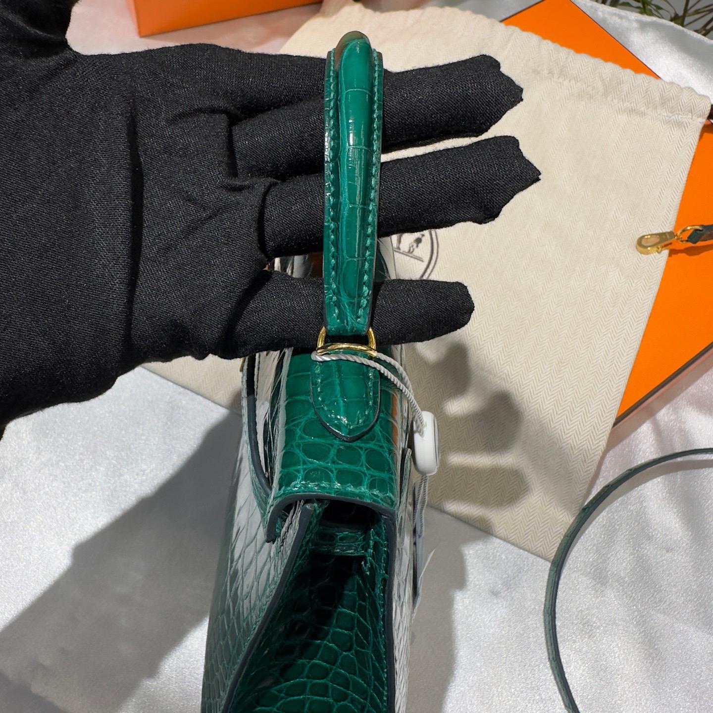 Hermes Mini kelly Green Emerald 6Q alligator leather gold hardware