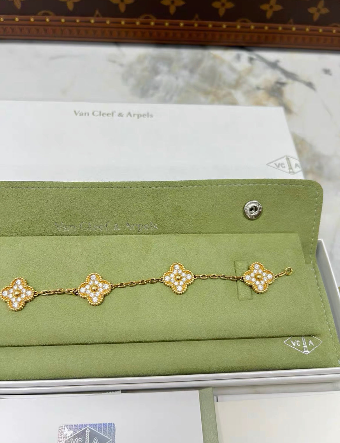 Van Cleef & Arpels Vintage Alhambra 5 diamond motif bracelet in 18k yellow gold