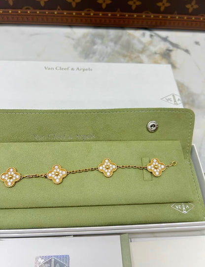 Van Cleef & Arpels Vintage Alhambra 5 diamond motif bracelet in 18k yellow gold