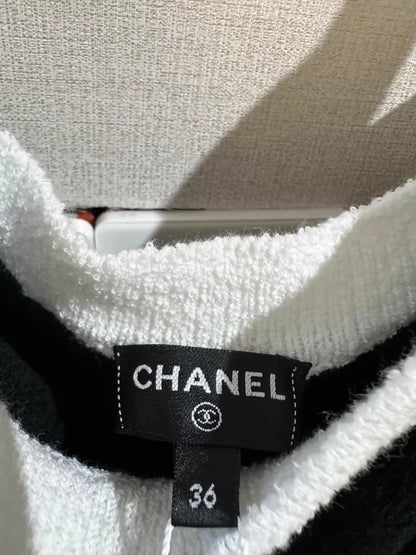 Chanel 23P black and white knit top