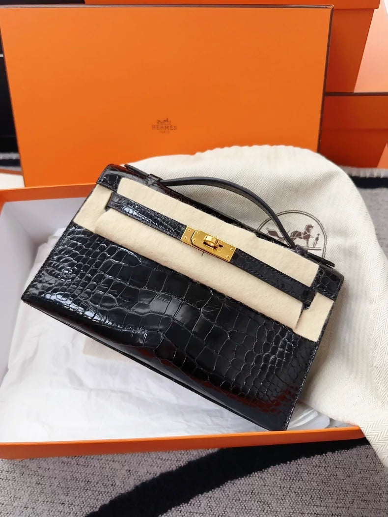 Hermes Kelly Pochette Shiny crocodile leather Gold hardware