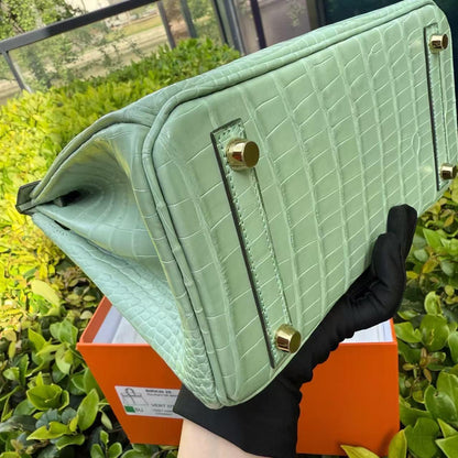 Hermès Birkin 25 Green Vert d'eau Crocodile Leather Gold Hardware