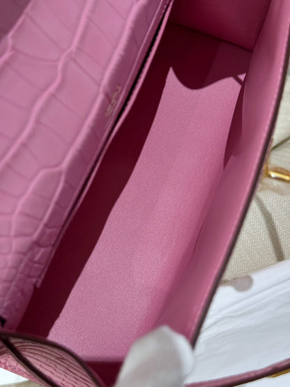 Hermès Kelly Pochette Pink Bubblegum 5P Matte alligator Leather Gold Hardware