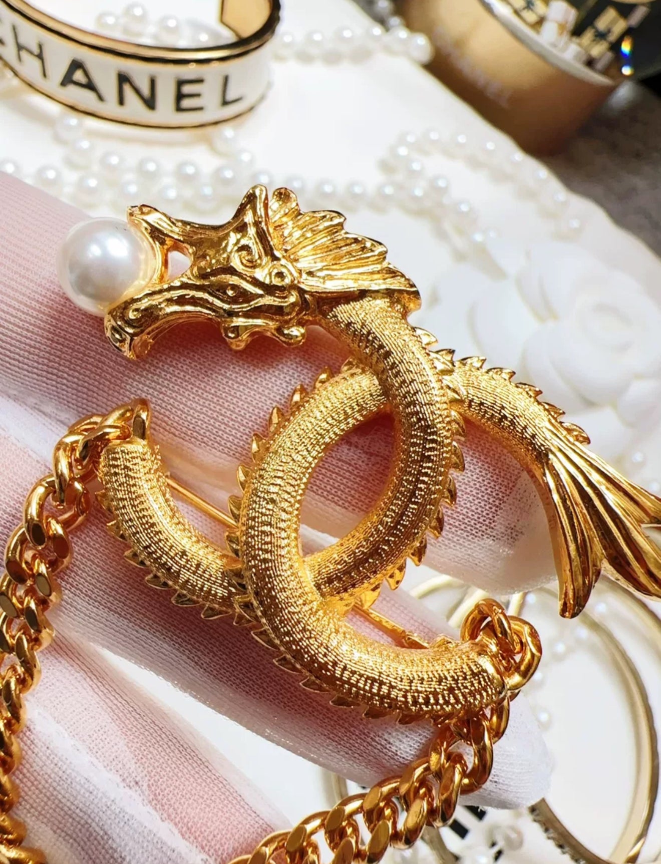 Chanel 24 dragon brooch – Wararni.com