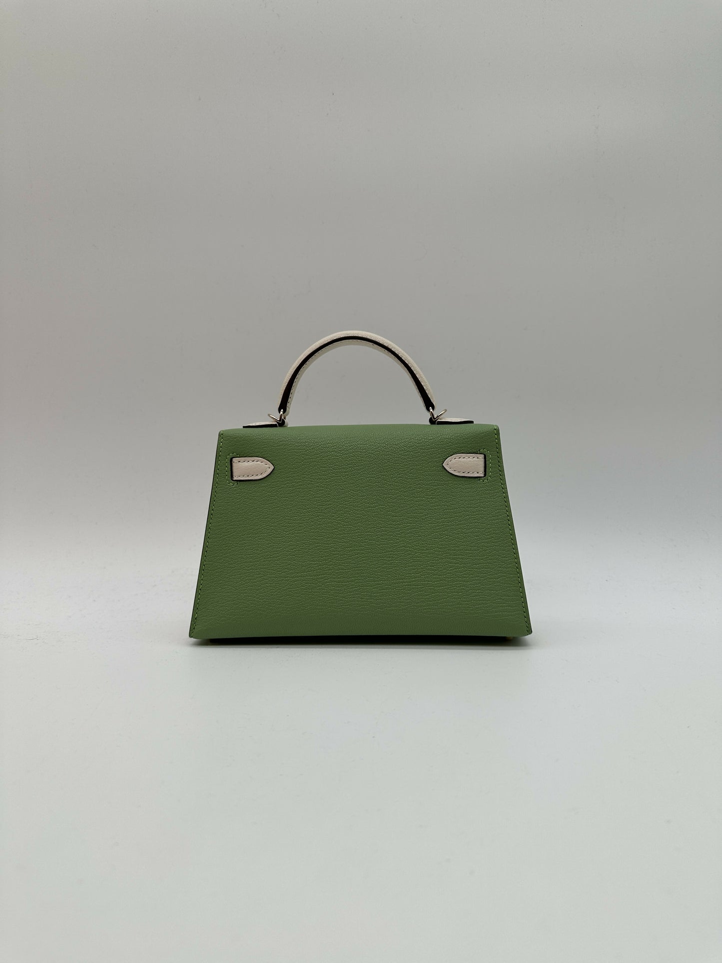 Hermès Kelly 20 HSS Vert Criquet / Nata Chèvre PHW B 2024