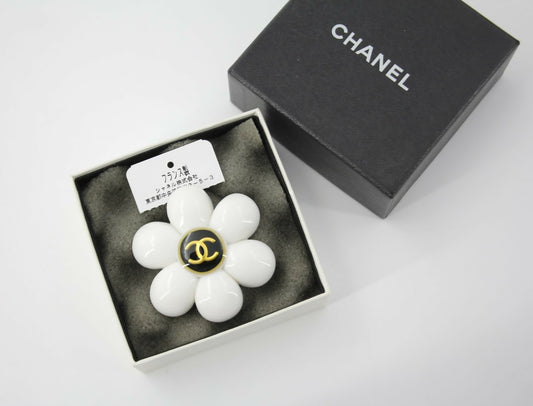 Chanel 96P Resin White Six-Petal Flower Brooch