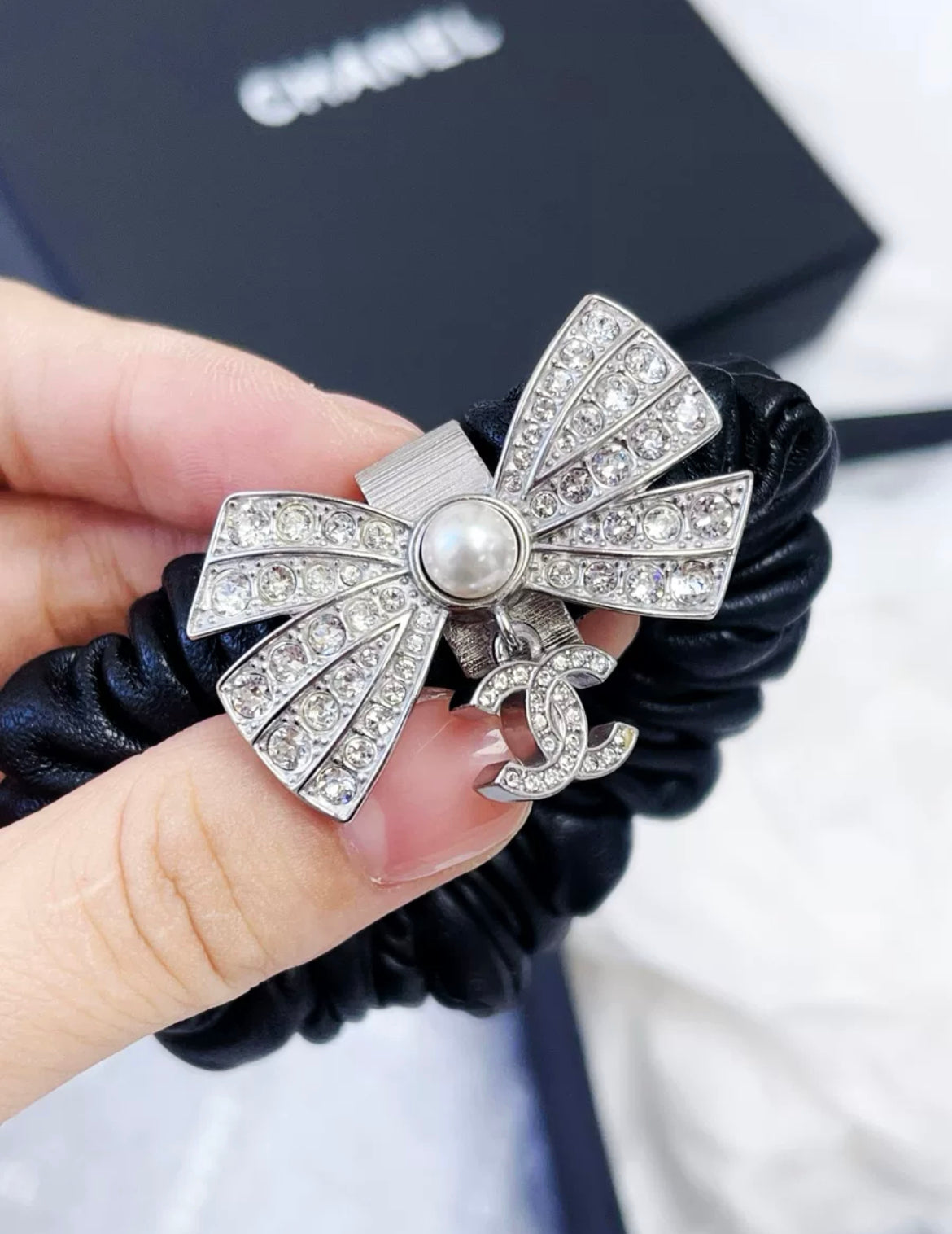 Chanel 22P Diamond Bow Double C Black Pleated Hairband