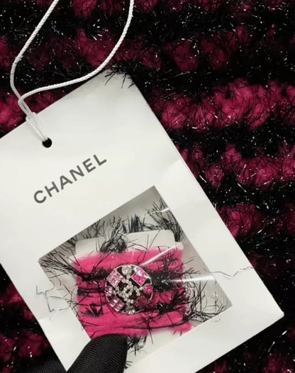 Chanel 21K Fuchsia & Black Skirt