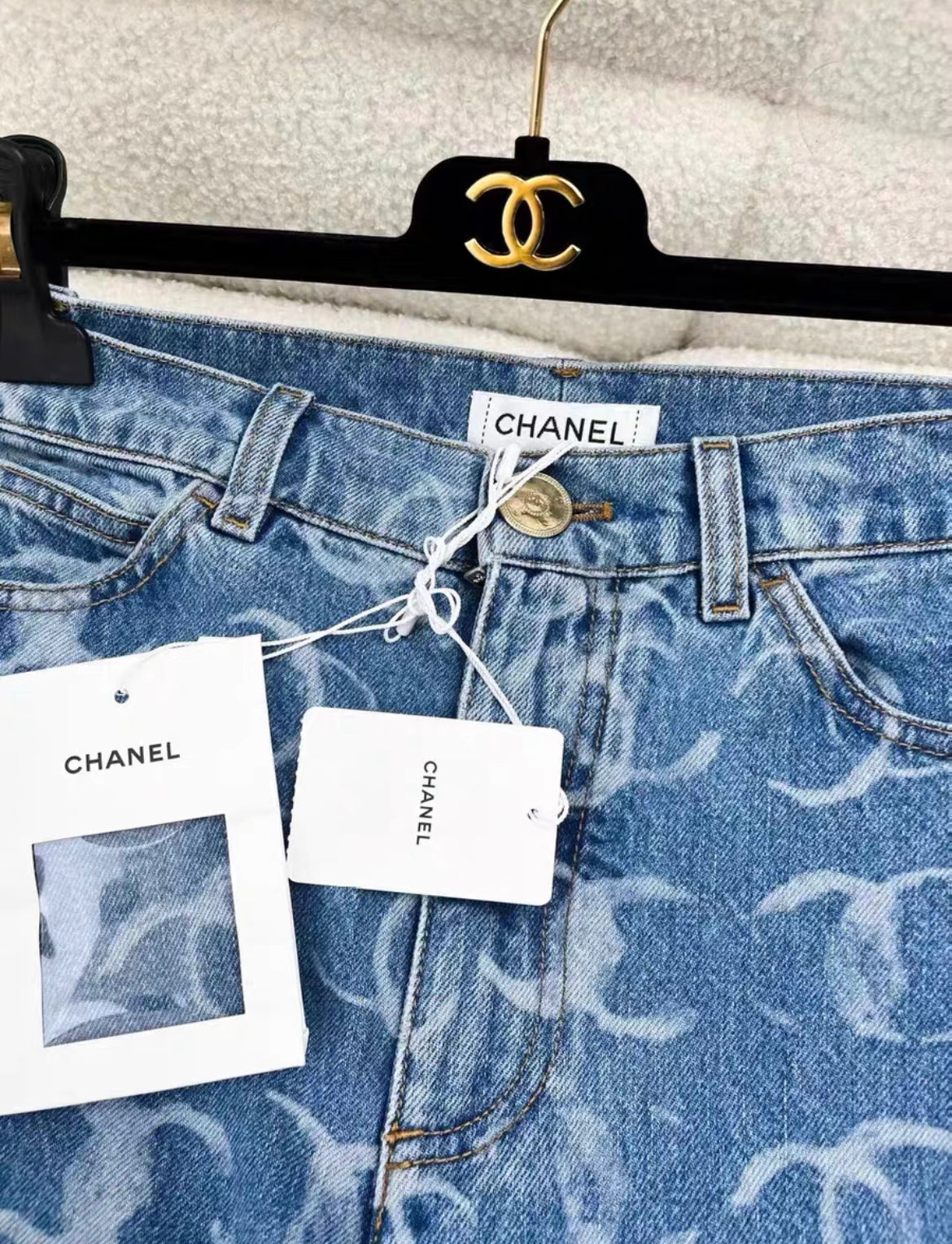 CHANEL 23B Logo Denim Sequin Pocket Jeans size 36