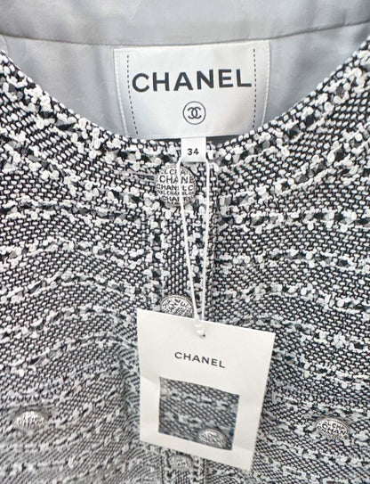 CHANEL 24P Black & White tweed jacket