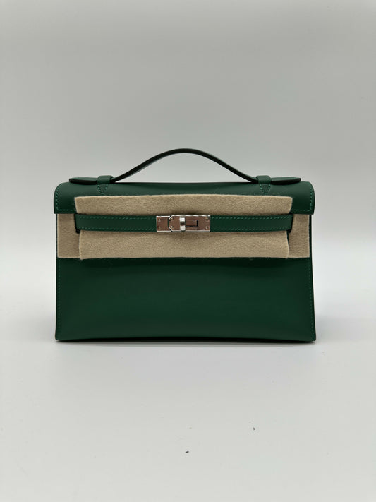 Hermes Kelly Pochette Vert Moyen Swift PHW Stamp W 2025