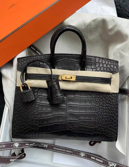 Hermès Birkin 20 Black Matte Alligator Gold Hardware