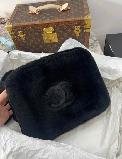 Chanel 24B Fur Slippers with a bag set size 38 C