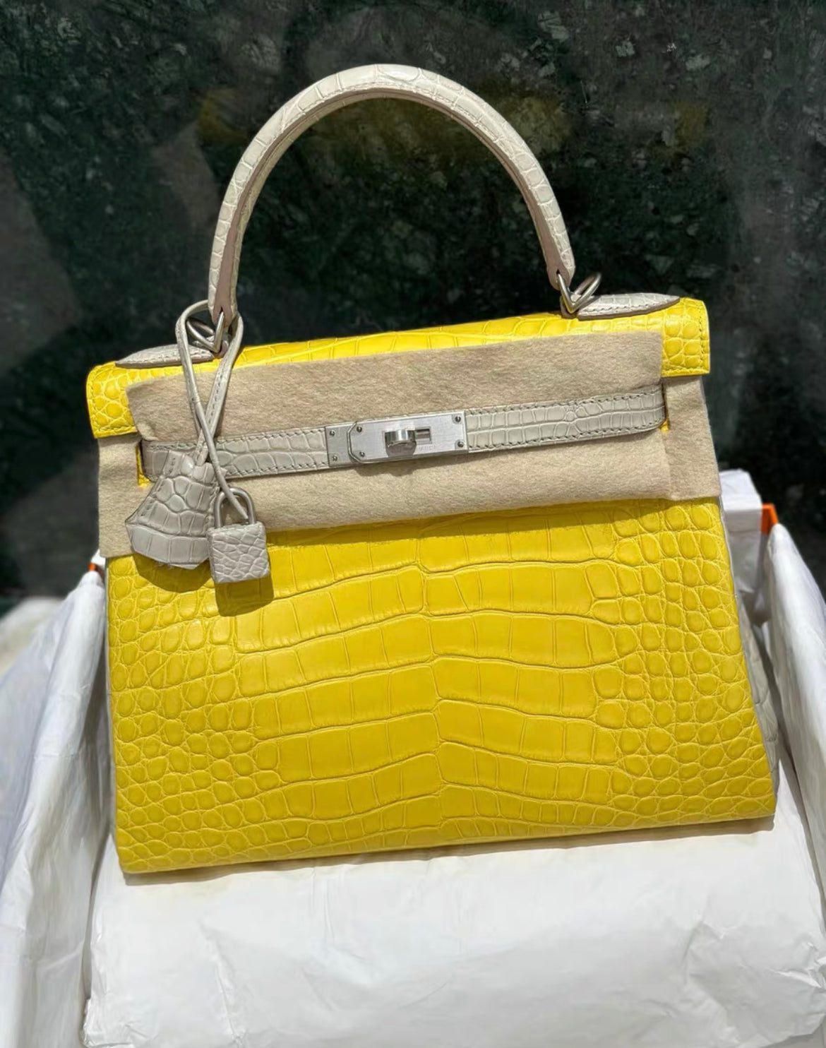 Hermes Kelly 28 Yellow Matte Alligator with Brushed Palladium