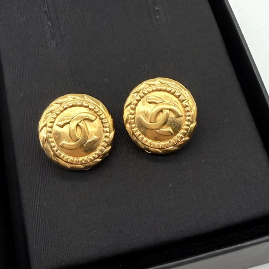 Chanel embossed gold round clip-on earrings