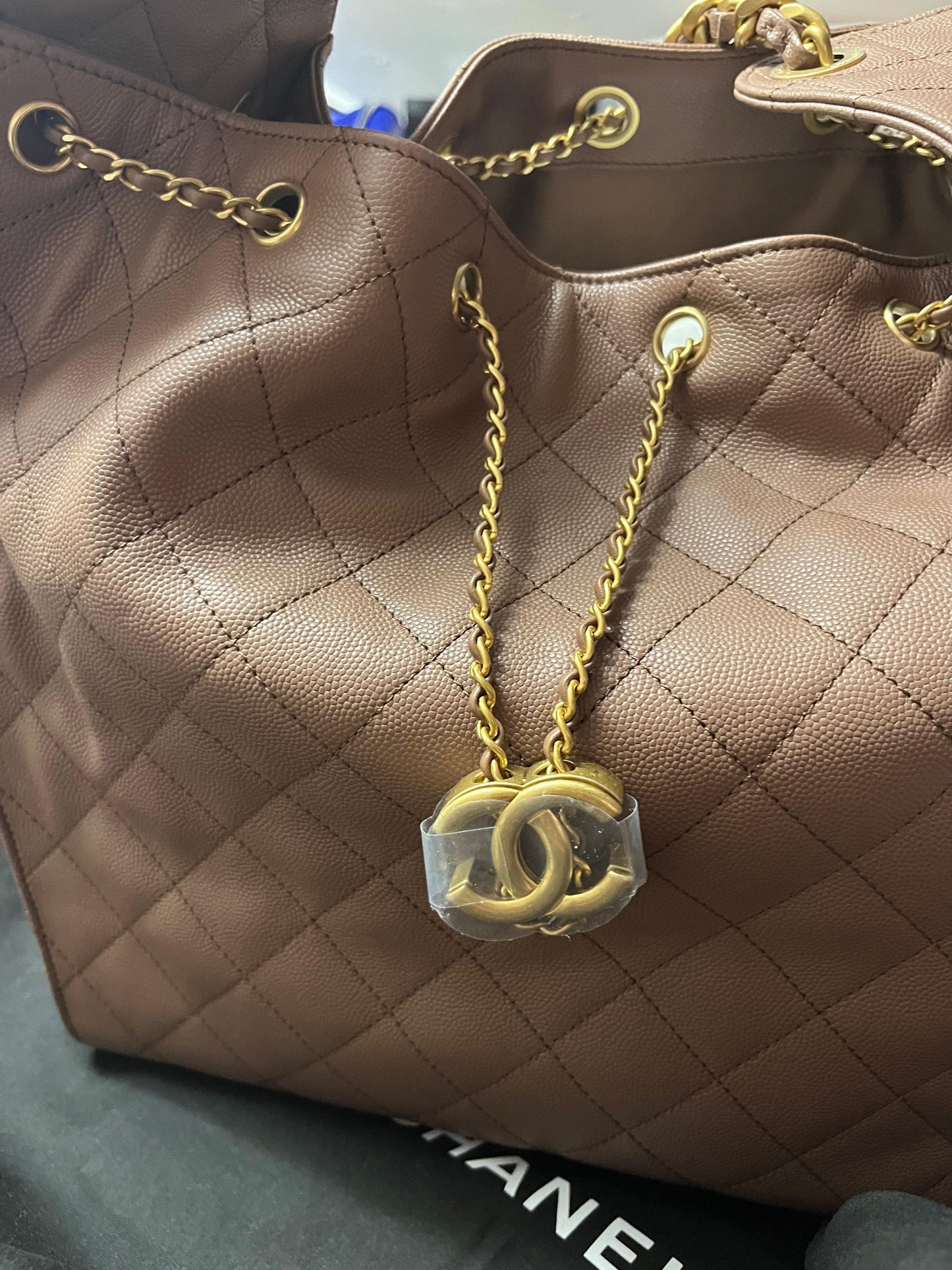 Chanel 25 Hobo bag Medium brown leather gold hardware