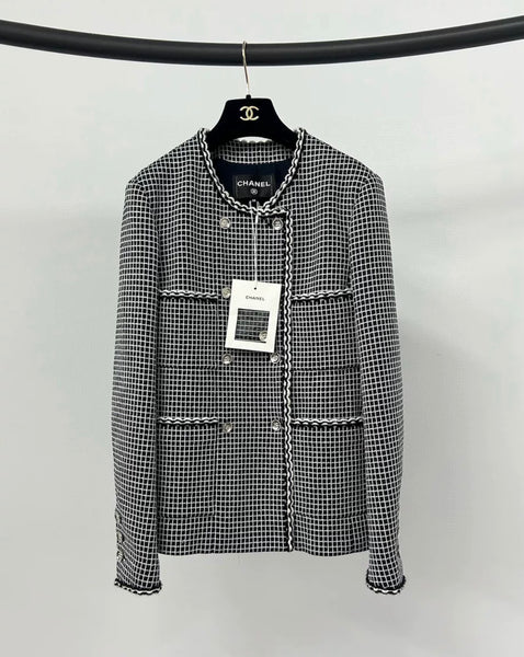 Chanel 25C black and white jacket – Wararni.com