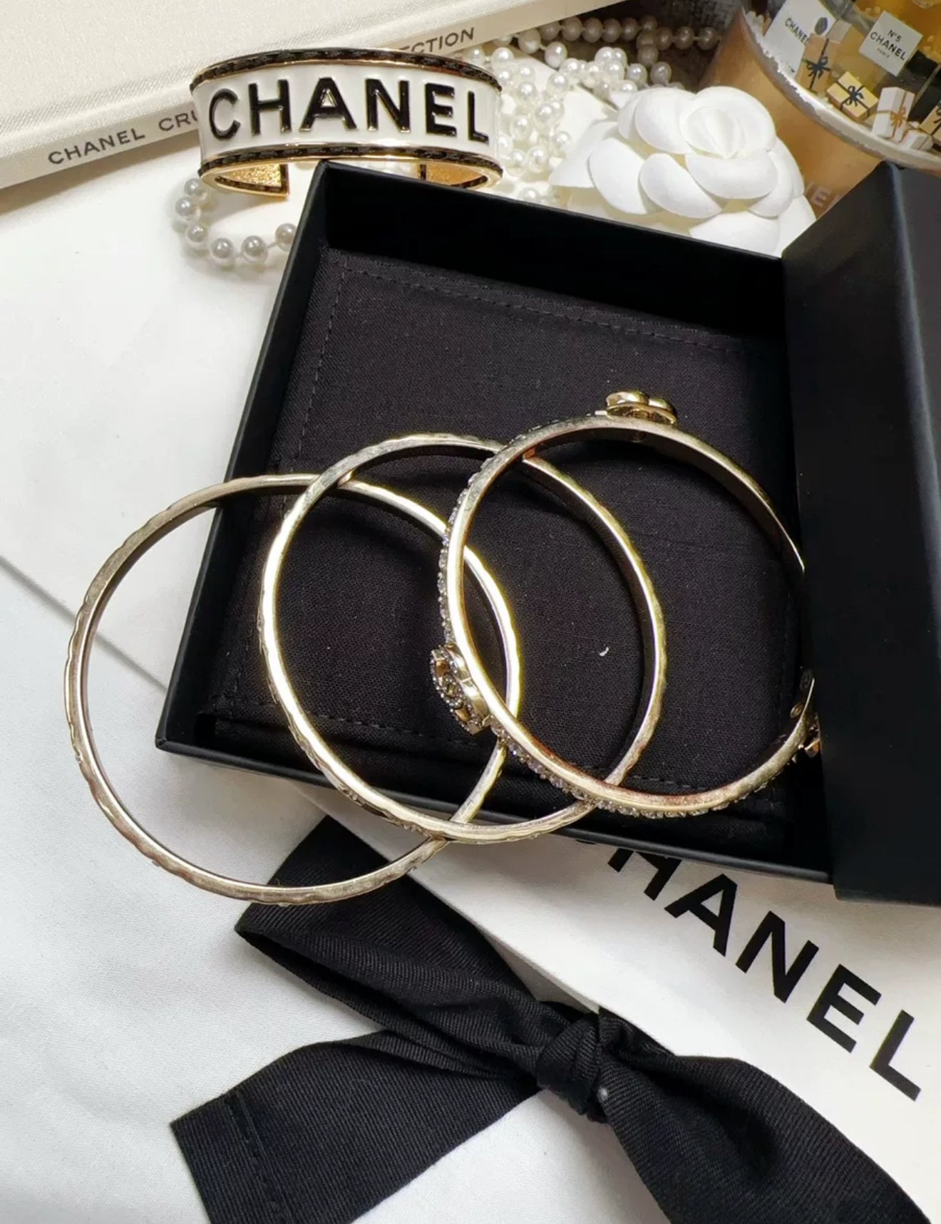 Chanel 25p three-in-one diamond-studded double C bracelets