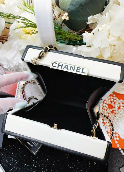 Chanel 21s White and Black Calfskin No.5 Perfume Box Evening Clutch Gold Hardware Minaudière