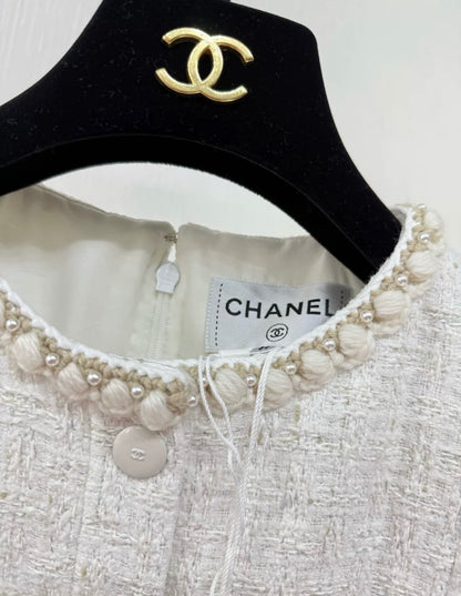 Chanel 25C White tweed dress size 36