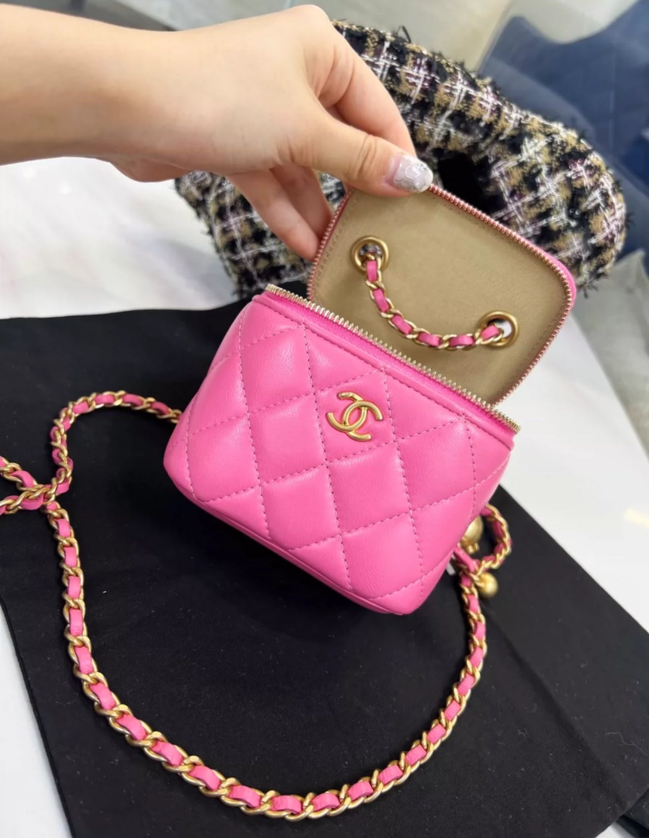 CHANEL Pearl Crush Mini Vanity Case Chain Shoulder Bag Pink
