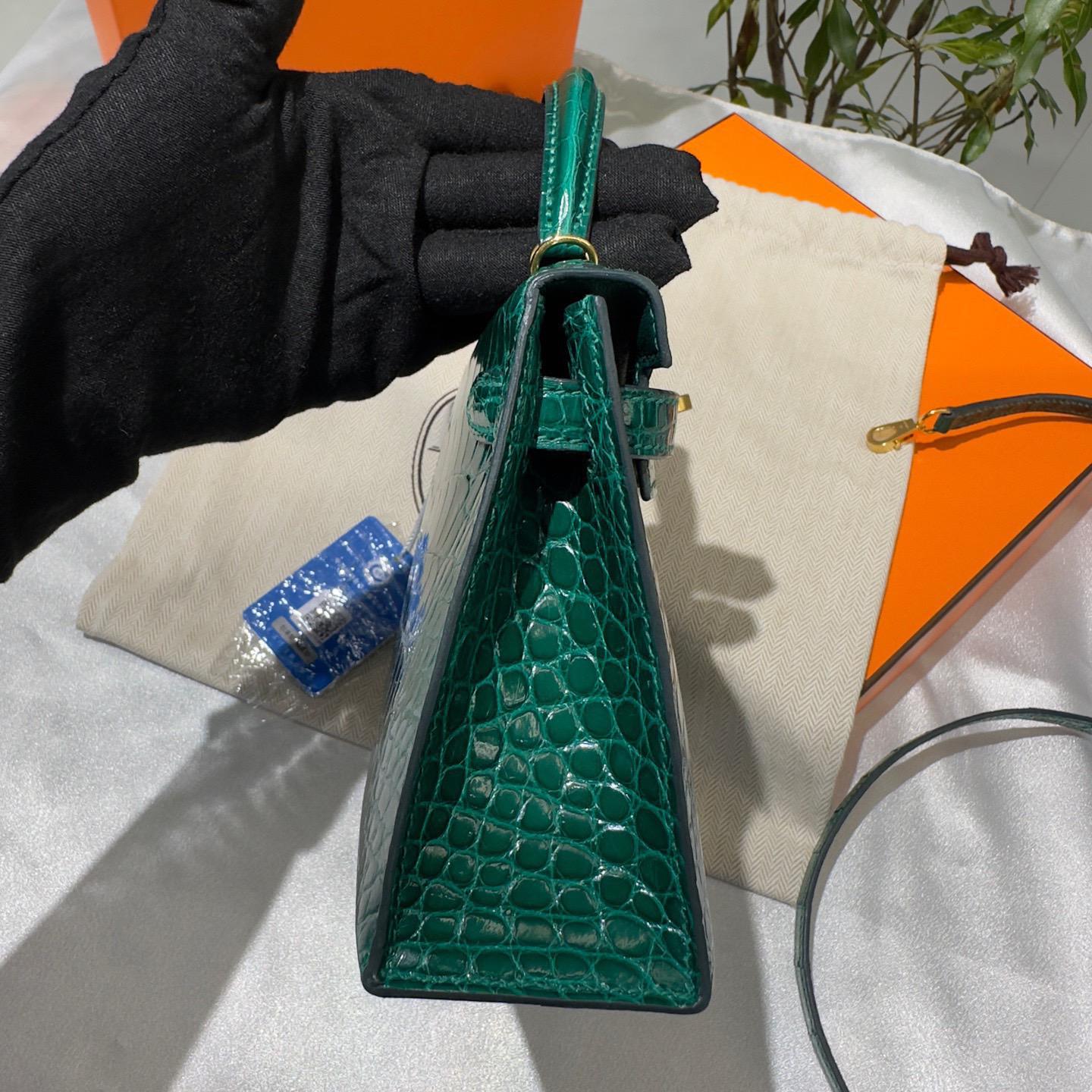 Hermes Mini kelly Green Emerald 6Q alligator leather gold hardware