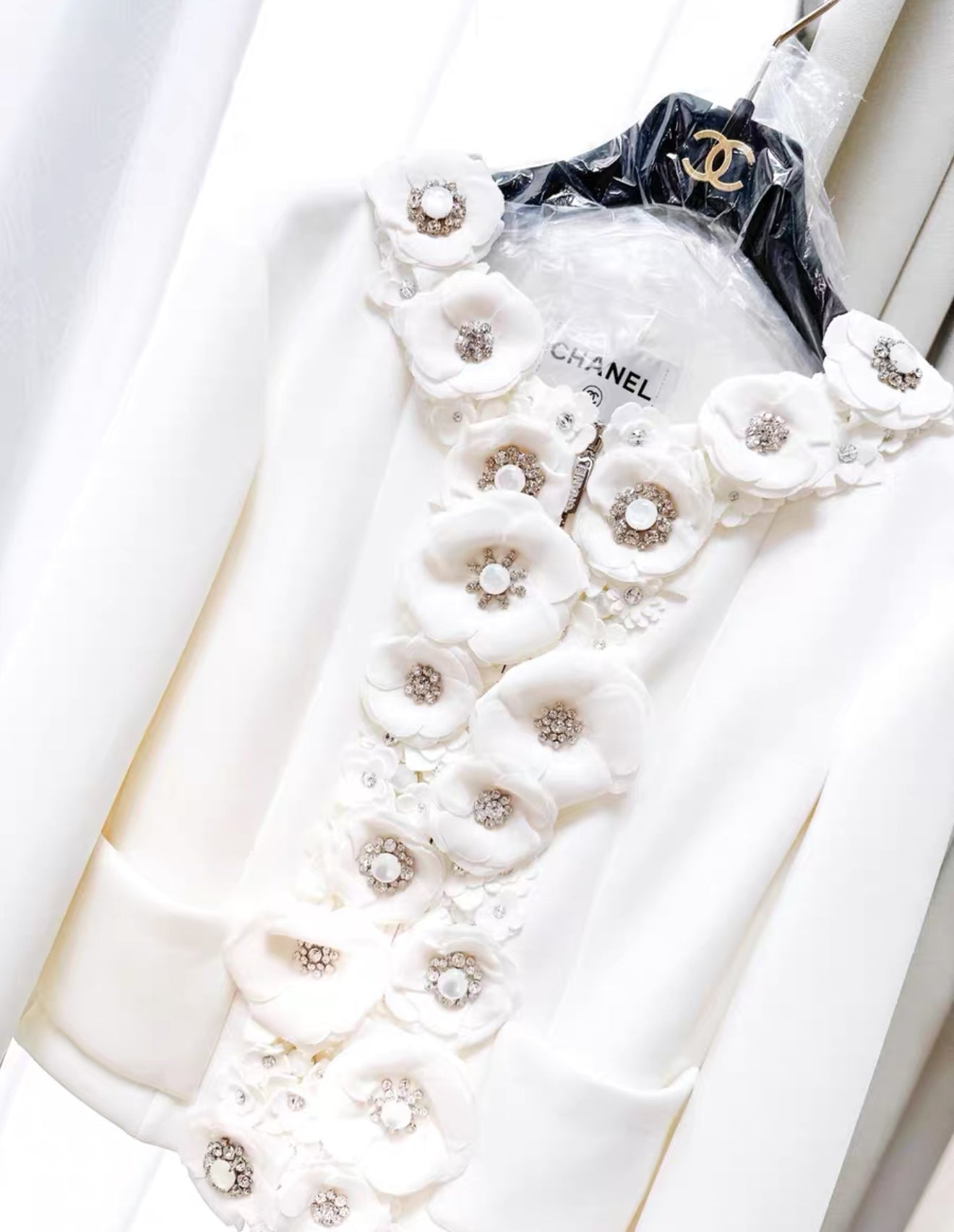 Chanel 25C White flower jacket