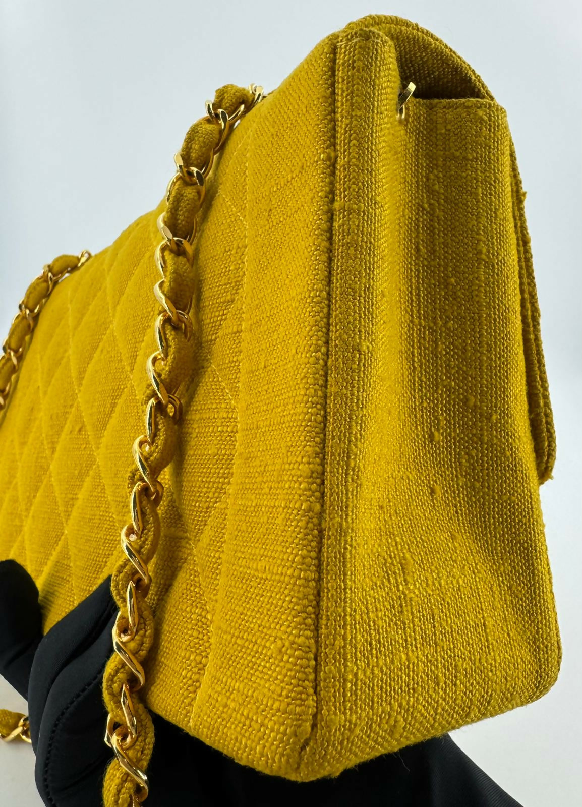 Chanel Vintage 91-94 Linen Matelassé 25 Yellow Small Shoulder Bag